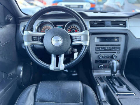 2013 Ford Mustang V6 Premium