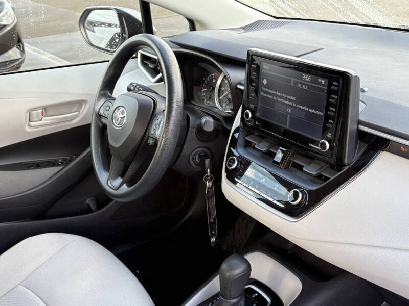 2022 Toyota Corolla LE