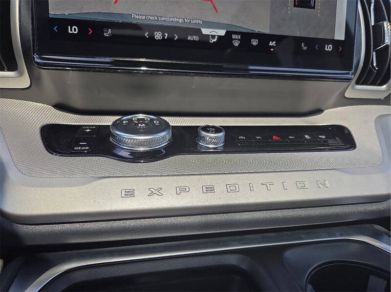 2025 Ford Expedition Active