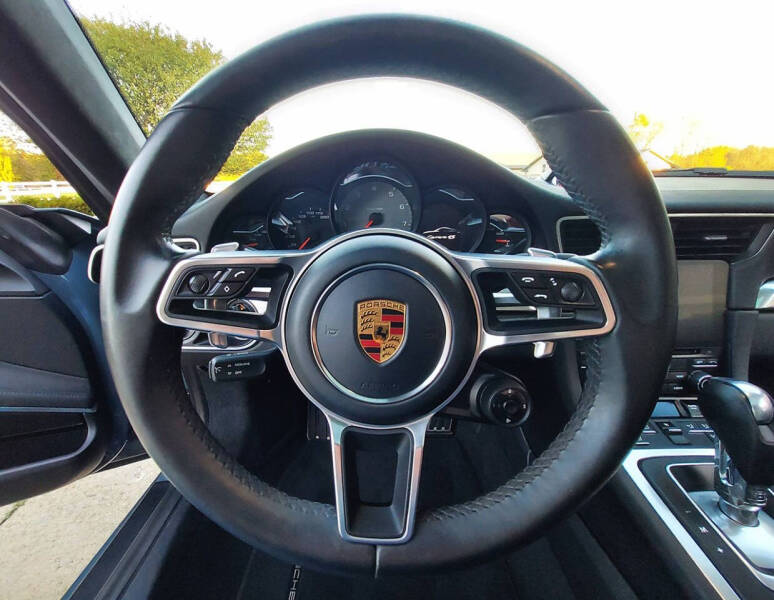 2017 Porsche 911 Carrera 4S