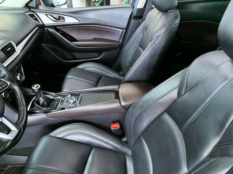2017 Mazda MAZDA3 Touring 2.5