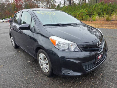 2012 Toyota Yaris 5-Door LE