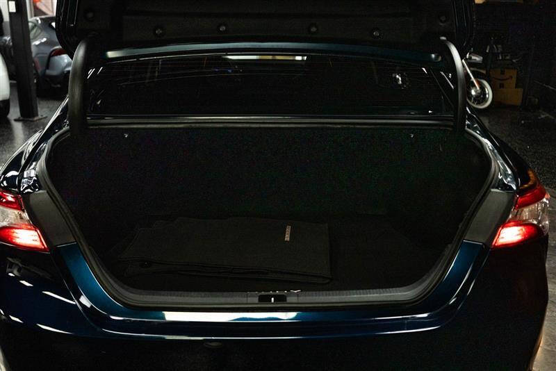 2020 Toyota Camry Hybrid SE