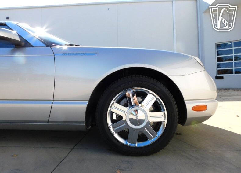2005 Ford Thunderbird Deluxe