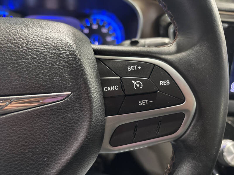 2017 Chrysler Pacifica Touring-L Plus