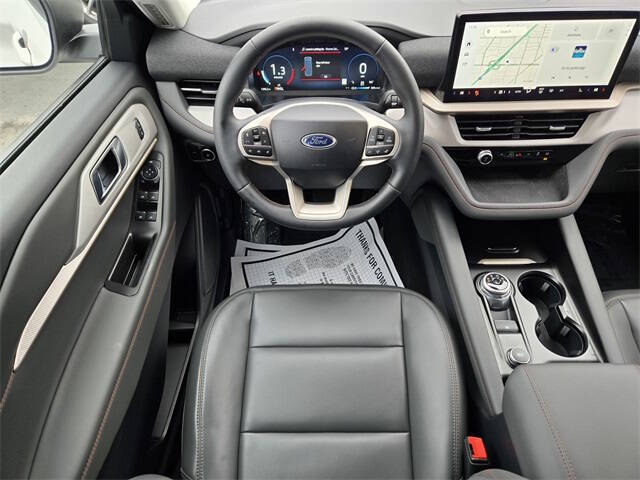 2025 Ford Explorer Active