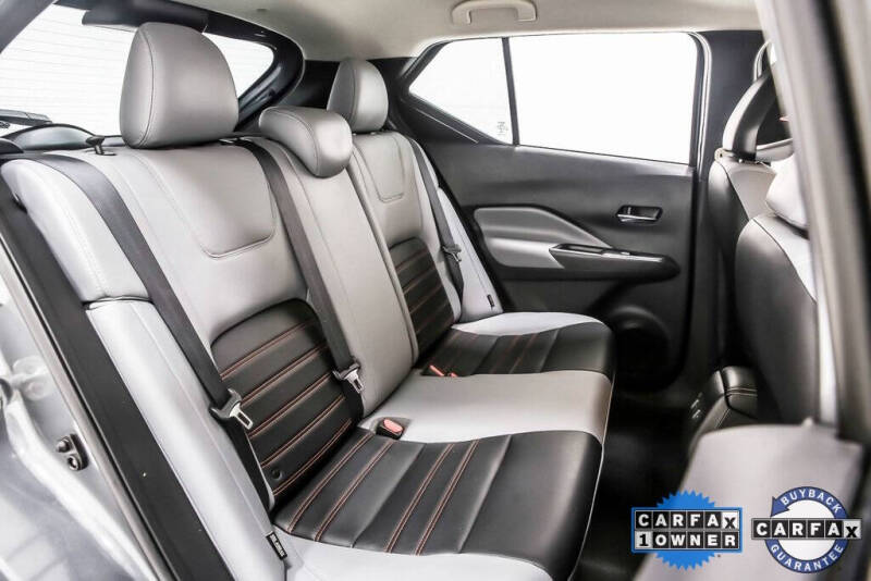 2022 Nissan Kicks SR