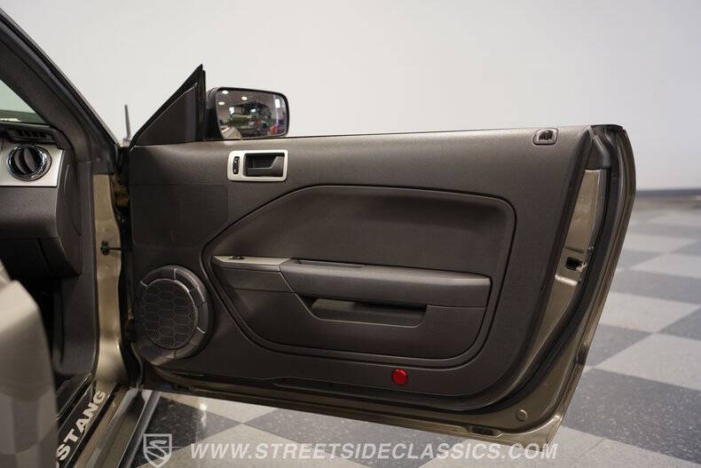 2005 Ford Mustang