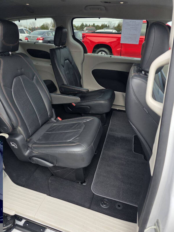 2020 Chrysler Pacifica Touring L