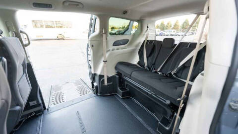 2024 Chrysler Voyager LX