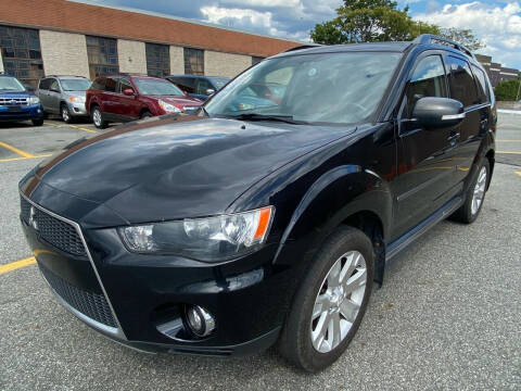 2011 Mitsubishi Outlander for sale at MAGIC AUTO SALES - Magic Auto Prestige in South Hackensack NJ