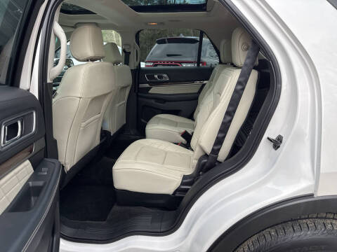 2017 Ford Explorer Platinum