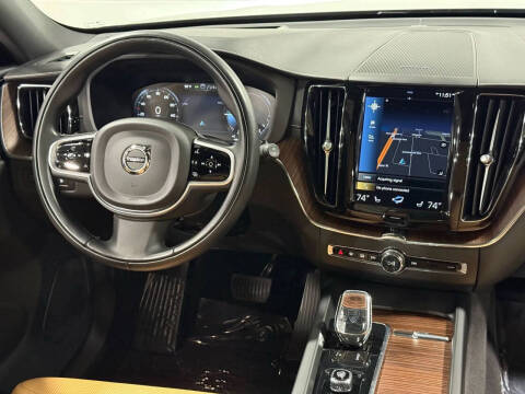 2021 Volvo XC60 Recharge T8 Inscription