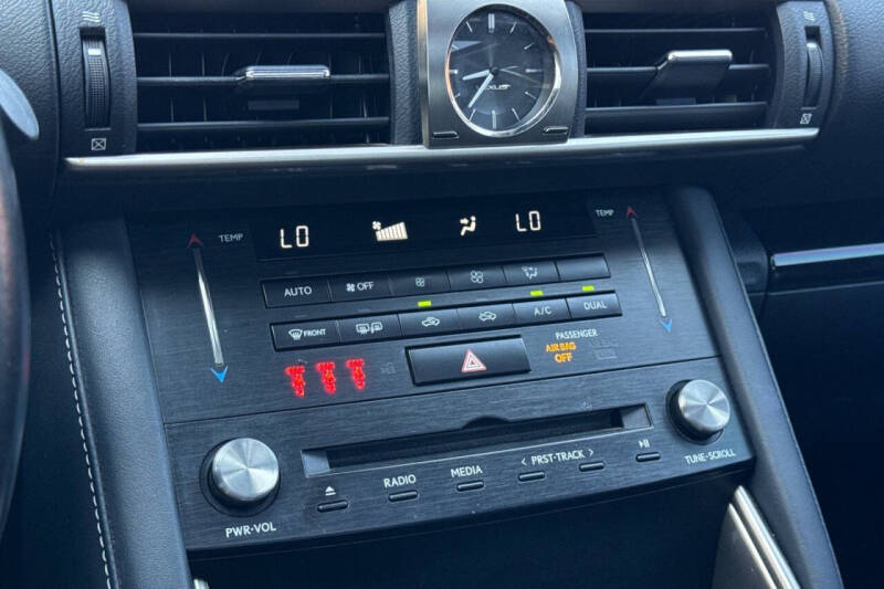 2017 Lexus IS 200t