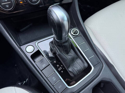 2019 Volkswagen Jetta R-Line