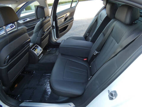 2022 BMW 7 Series 745e xDrive