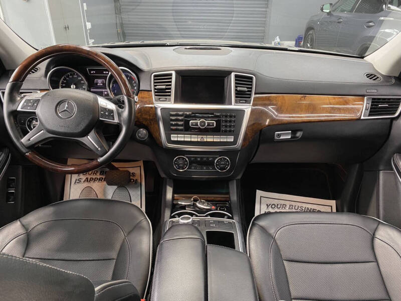 2013 Mercedes-Benz GL-Class GL 550 4MATIC