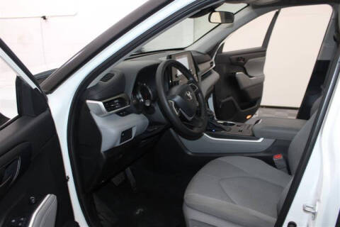 2022 Toyota Highlander L