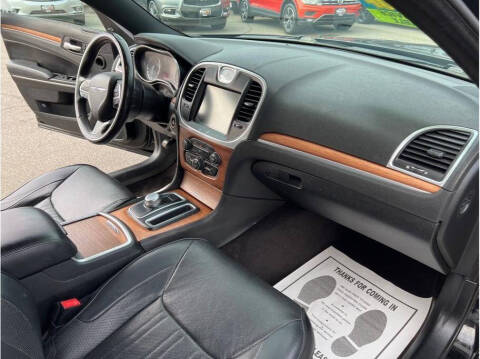 2016 Chrysler 300 C Platinum