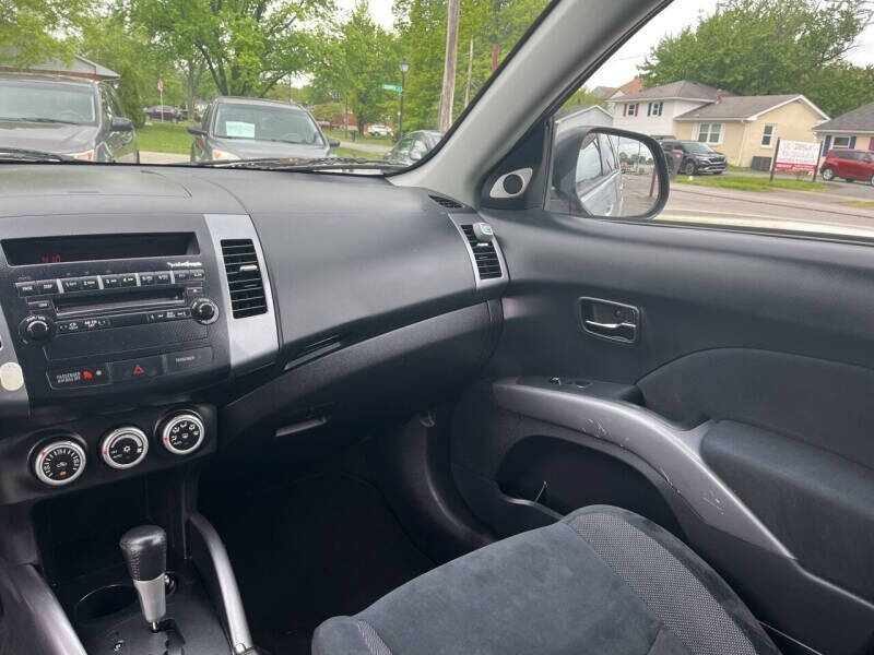 2008 Mitsubishi Outlander for sale at SF Mockup 8 in Sioux Falls, SD