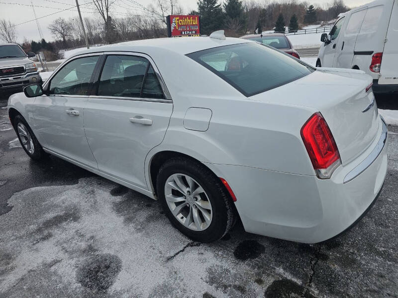 2016 Chrysler 300 Limited