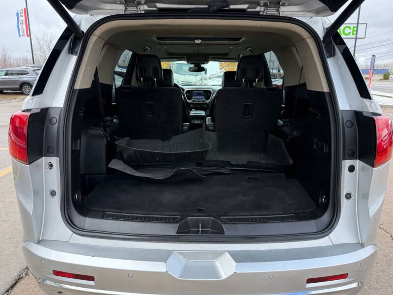 2017 GMC Acadia Denali