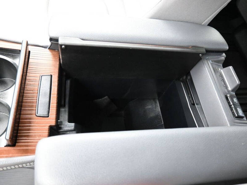 2022 Toyota Sienna LE 8-Passenger