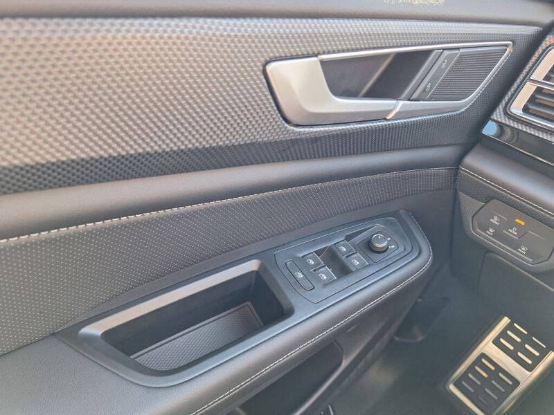 2026 Volkswagen Atlas Cross Sport SEL R-Line Black 4Motion