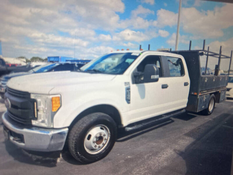 2017 Ford F-350 Super Duty Chassis Cab XL's photo