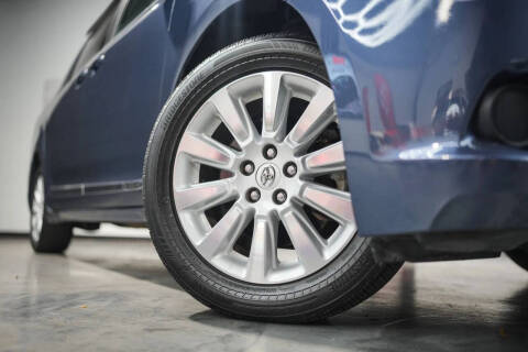 2013 Toyota Sienna LE 7-Passenger