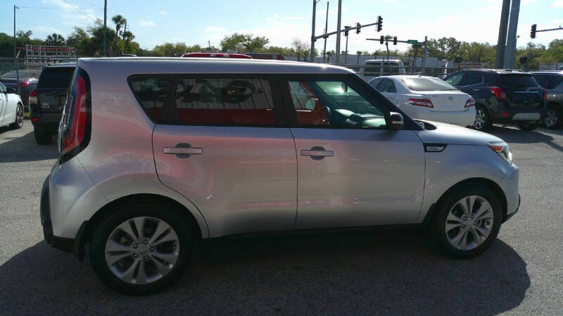 2016 Kia Soul +
