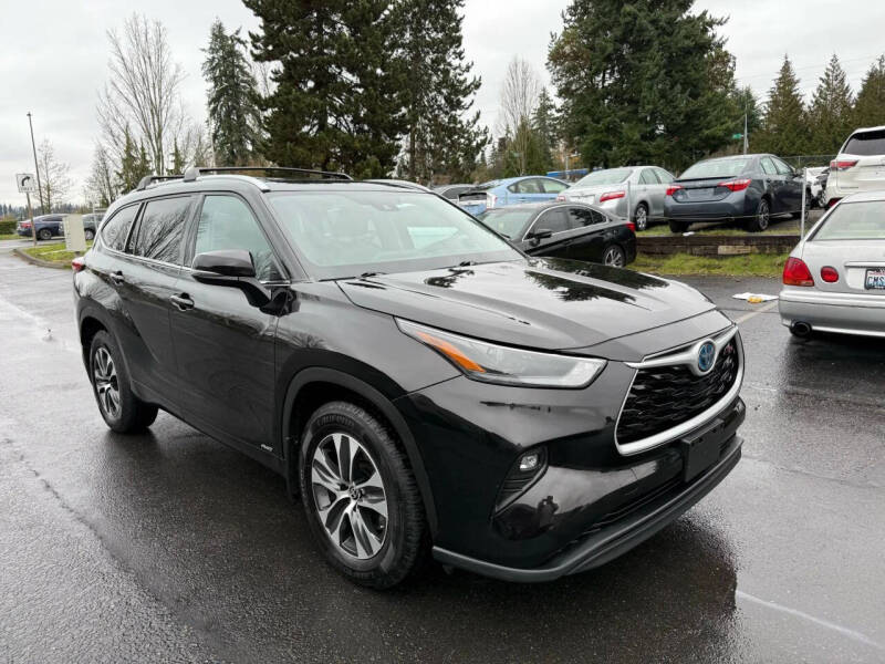 2022 Toyota Highlander Hybrid XLE
