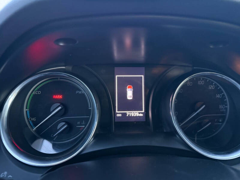 2019 Toyota Camry Hybrid LE