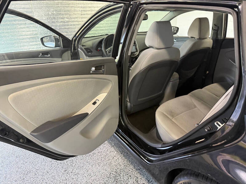 2012 Hyundai Accent SE