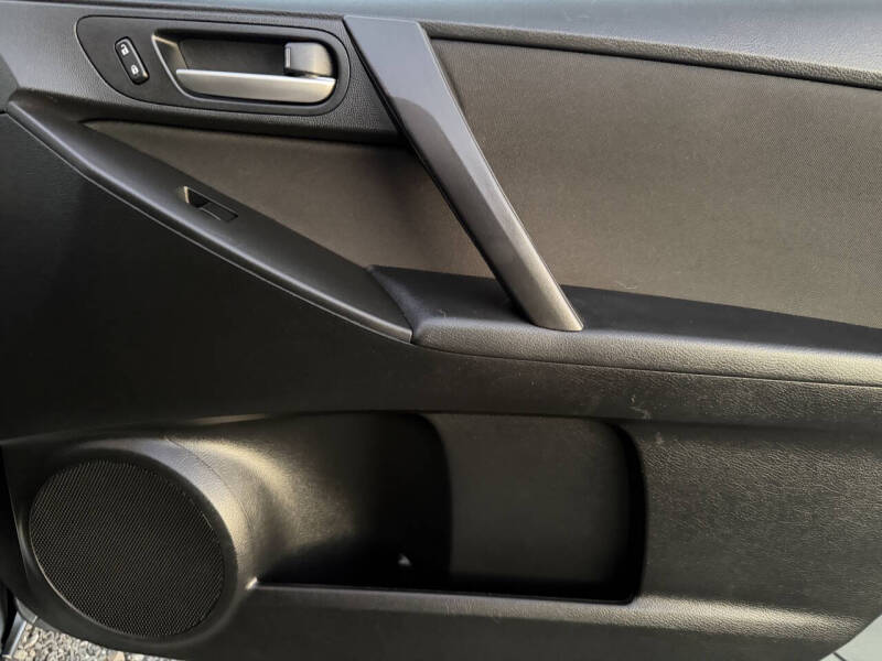 2013 Mazda MAZDA3 i Touring