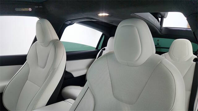 2024 Tesla Model X Plaid