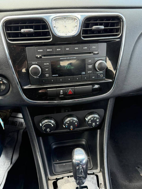 2013 Chrysler 200 Touring