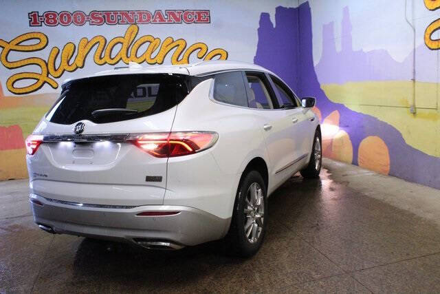 2022 Buick Enclave Essence