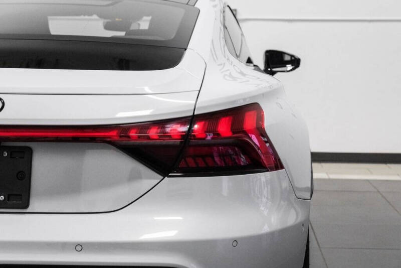 2024 Audi e-tron GT quattro Prestige