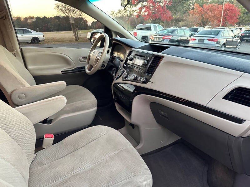 2014 Toyota Sienna L 7-Passenger