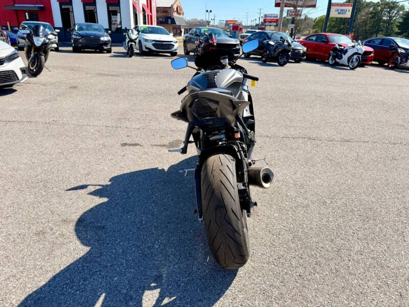 2016 Yamaha YZF-R6 (Matte Gray)