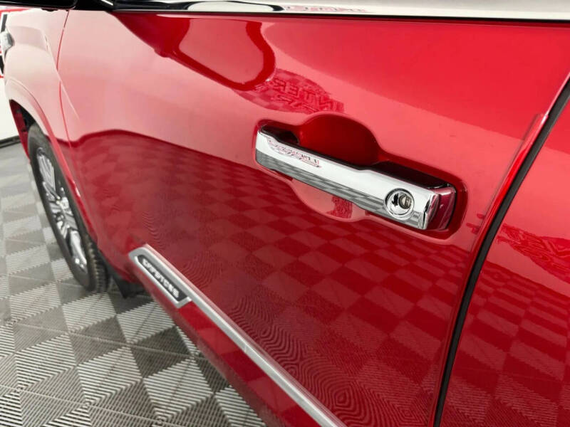 2023 Toyota Sequoia Capstone