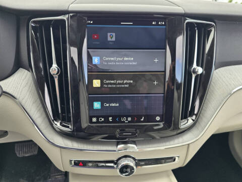 2025 Volvo XC60 B5 Plus Dark Theme