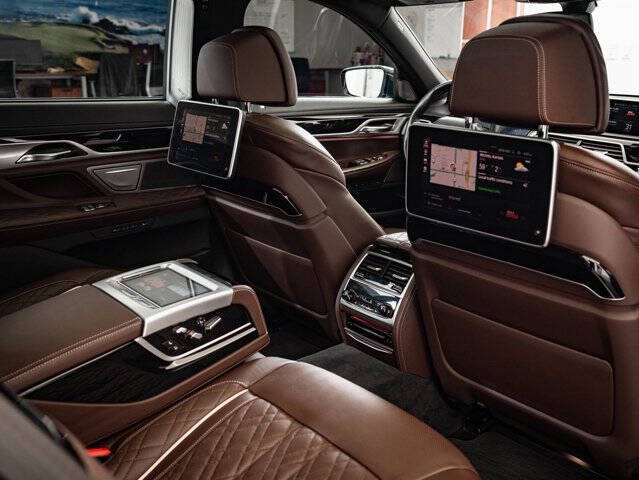 2022 BMW 7 Series ALPINA B7 xDrive