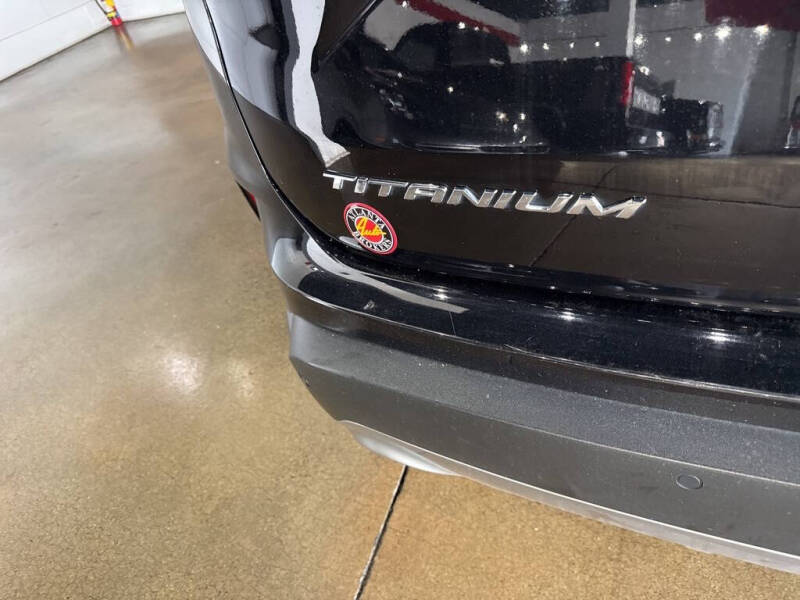 2022 Ford Edge Titanium