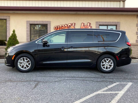2023 Chrysler Pacifica Touring L
