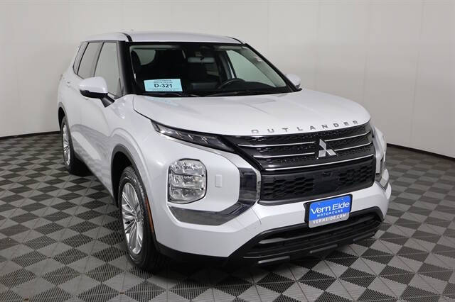 2024 Mitsubishi Outlander ES