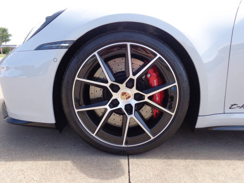 2025 Porsche 911 Carrera