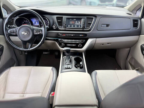 2017 Kia Sedona LX