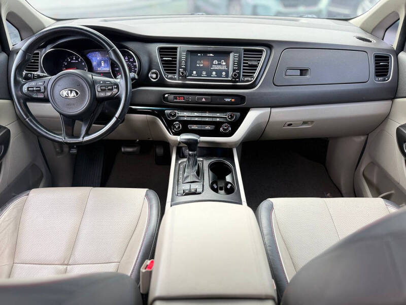 2017 Kia Sedona LX